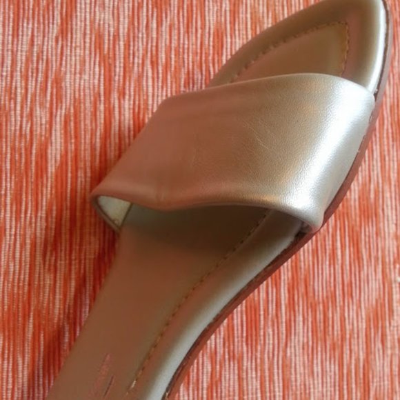 Italian Metallic Leather Sandals- Sz 39 New - Picture 5 of 6